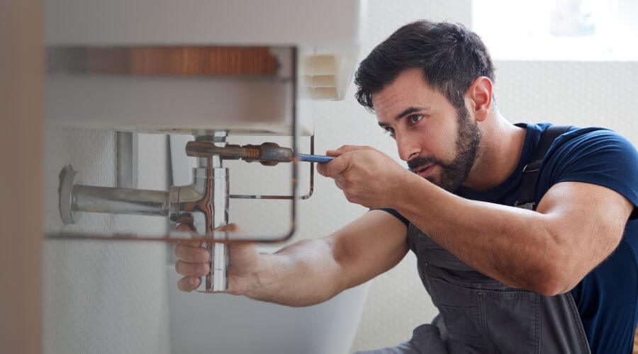 Sink pipe leak repair in Lake Arthur, NM